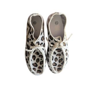 Leopard Slip-on Sneakers Shoes Loafers Lightweight Size 9/39